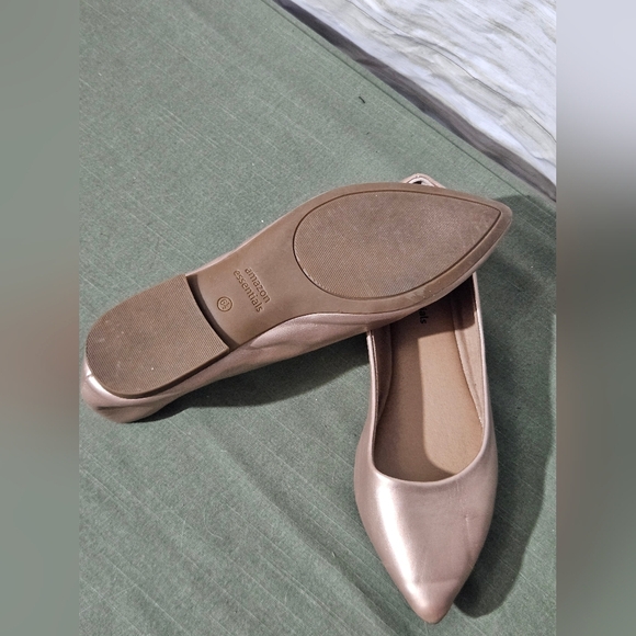 Amazon Essentials Women's Rose Gold Flats Size 6.5 - Picture 9 of 11
